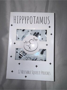 New in box | Black & White Reusable Squeeze Pouches - 12 Pack